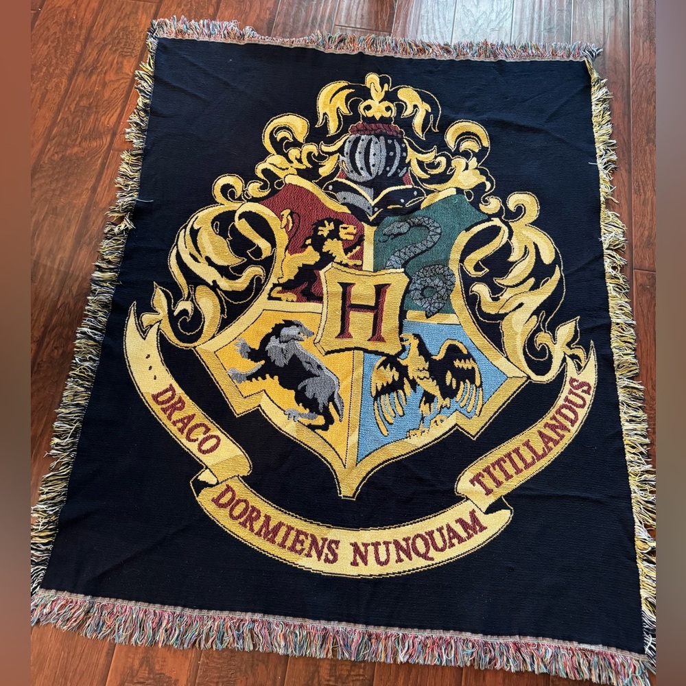 Harry Potter Woven Throw Blanket Hogwarts
